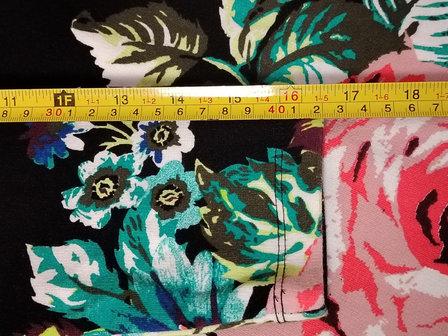 H&M Dress Womens M Black Floral 3/4 Sleeve Fitted Sheath Knee Length Stretch