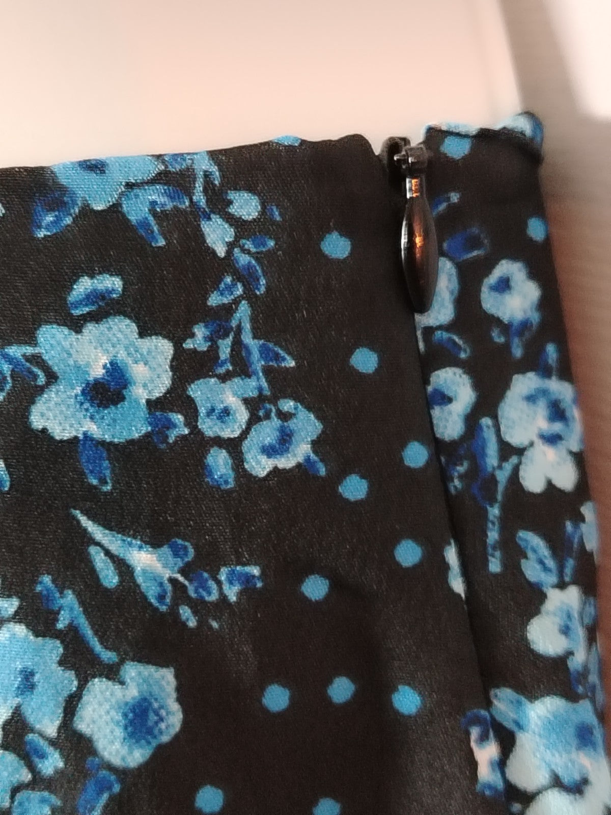 Wednesday's Girl Floral Co-ord Set Size S - Tie Front Bell Sleeve Top & Mini Ski