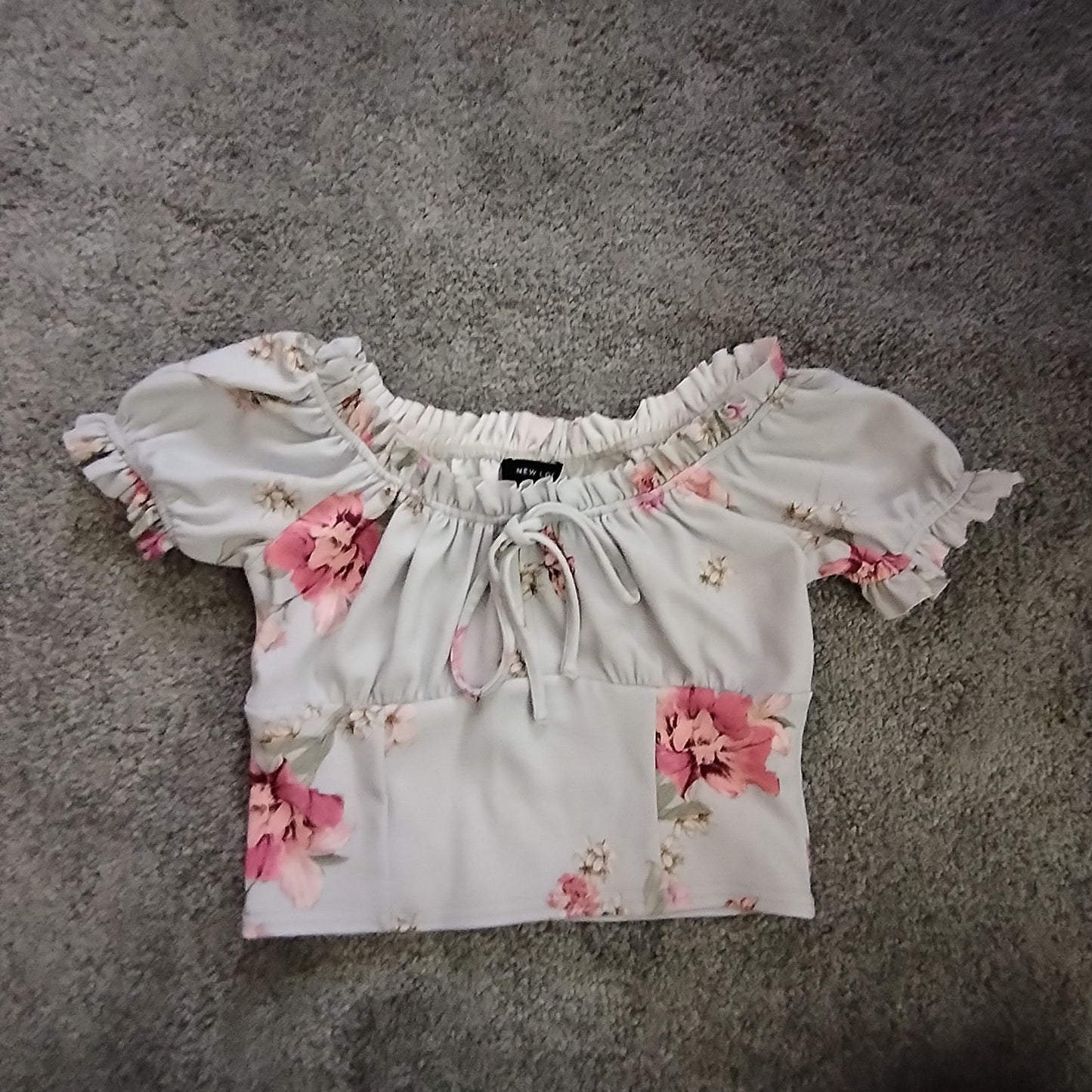 New Look Top Womens UK8 EU36 USA4 Off Shoulder Crop Floral Light Gray Pink