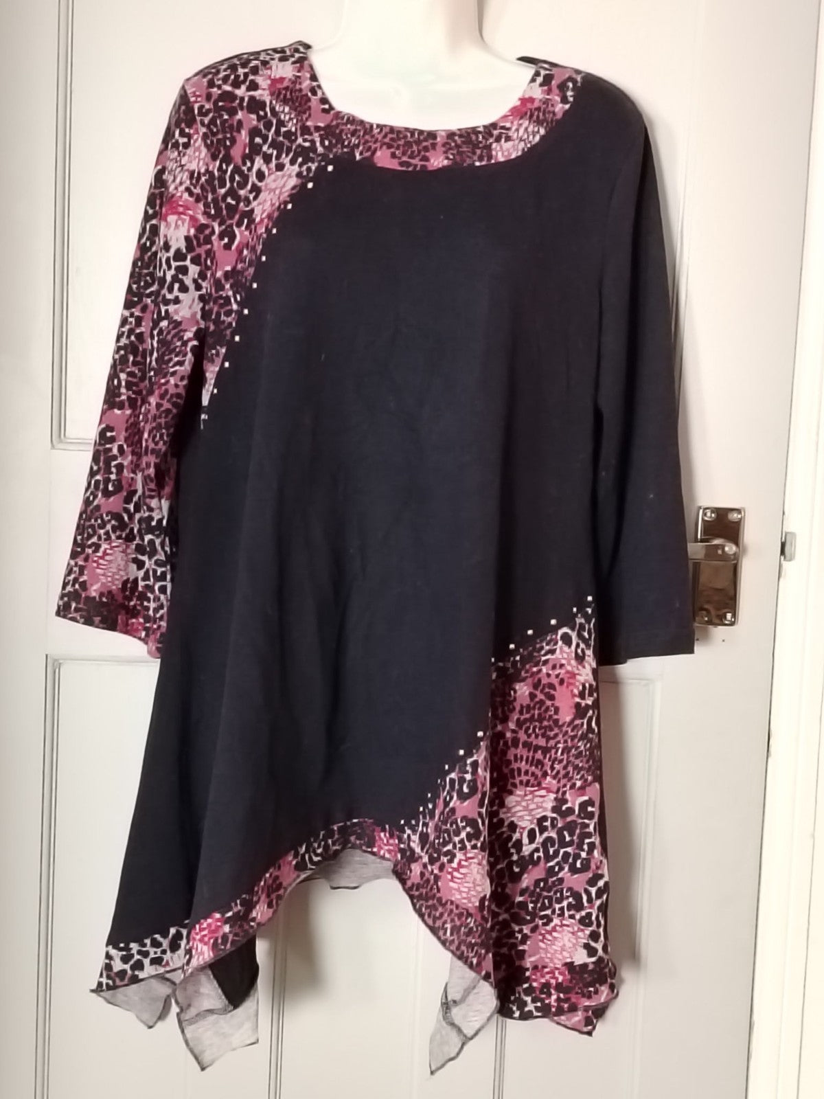 Anna Rose Tunic Womens L Black Pink Animal Print Scarf Studded Asymmetric Hem