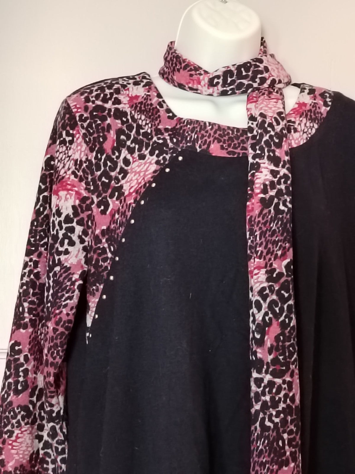 Anna Rose Tunic Womens L Black Pink Animal Print Scarf Studded Asymmetric Hem