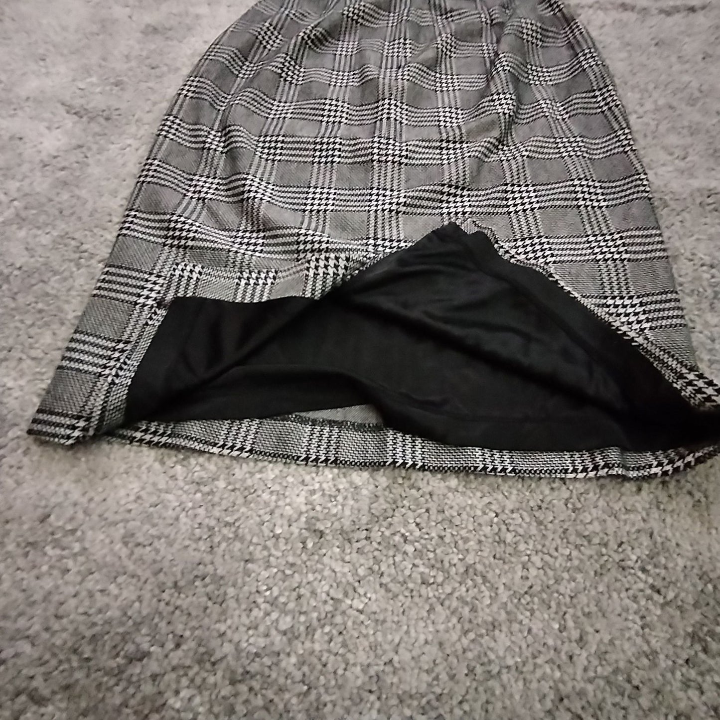 Mango Suit Skirt Womens M Plaid Pencil Knee Length Lined Black White Back Vent