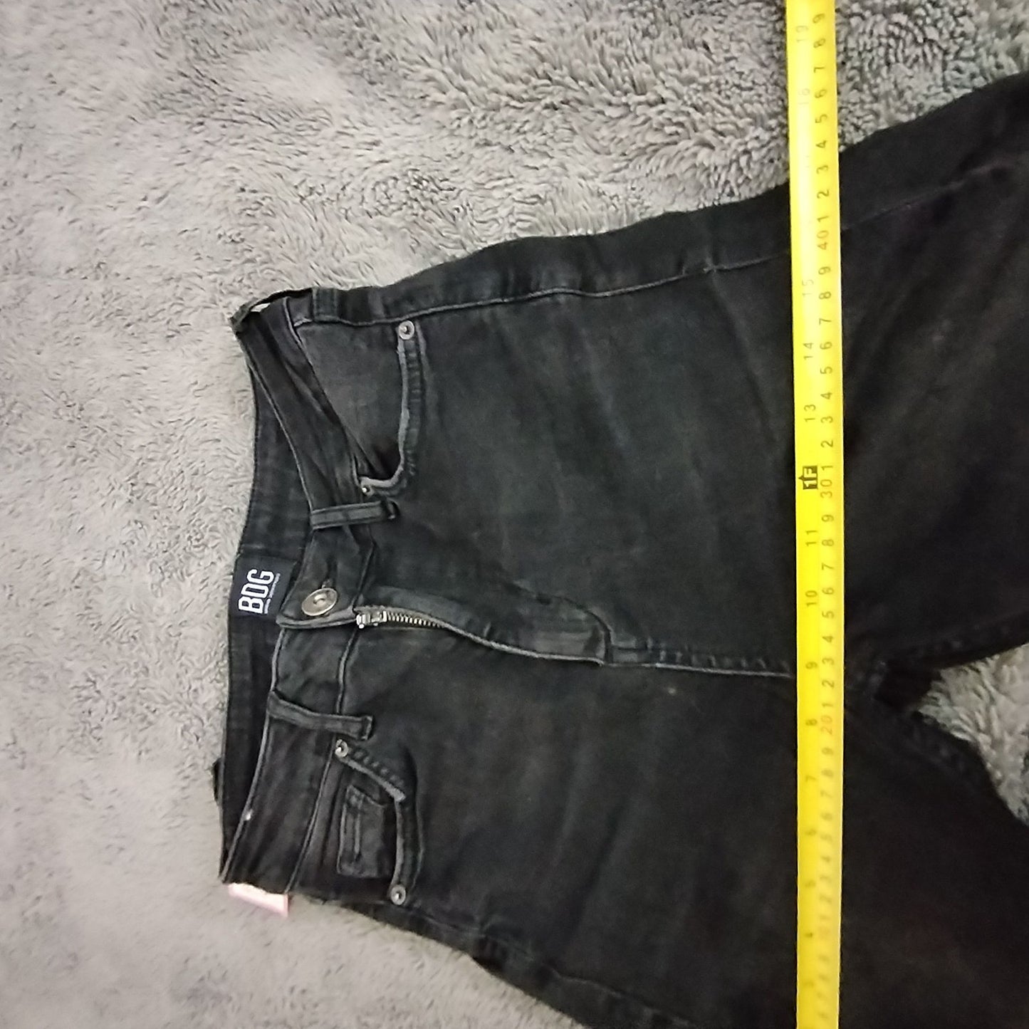 BDG URBAN OUTFITTERS PINE Jeans W28 L32 Faded Black Distressed Skater Flawed