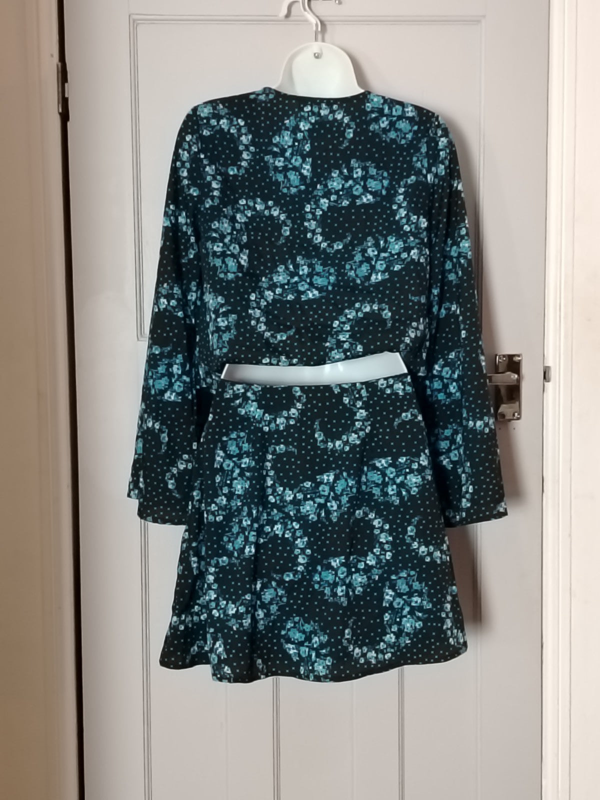 Wednesday's Girl Floral Co-ord Set Size S - Tie Front Bell Sleeve Top & Mini Ski