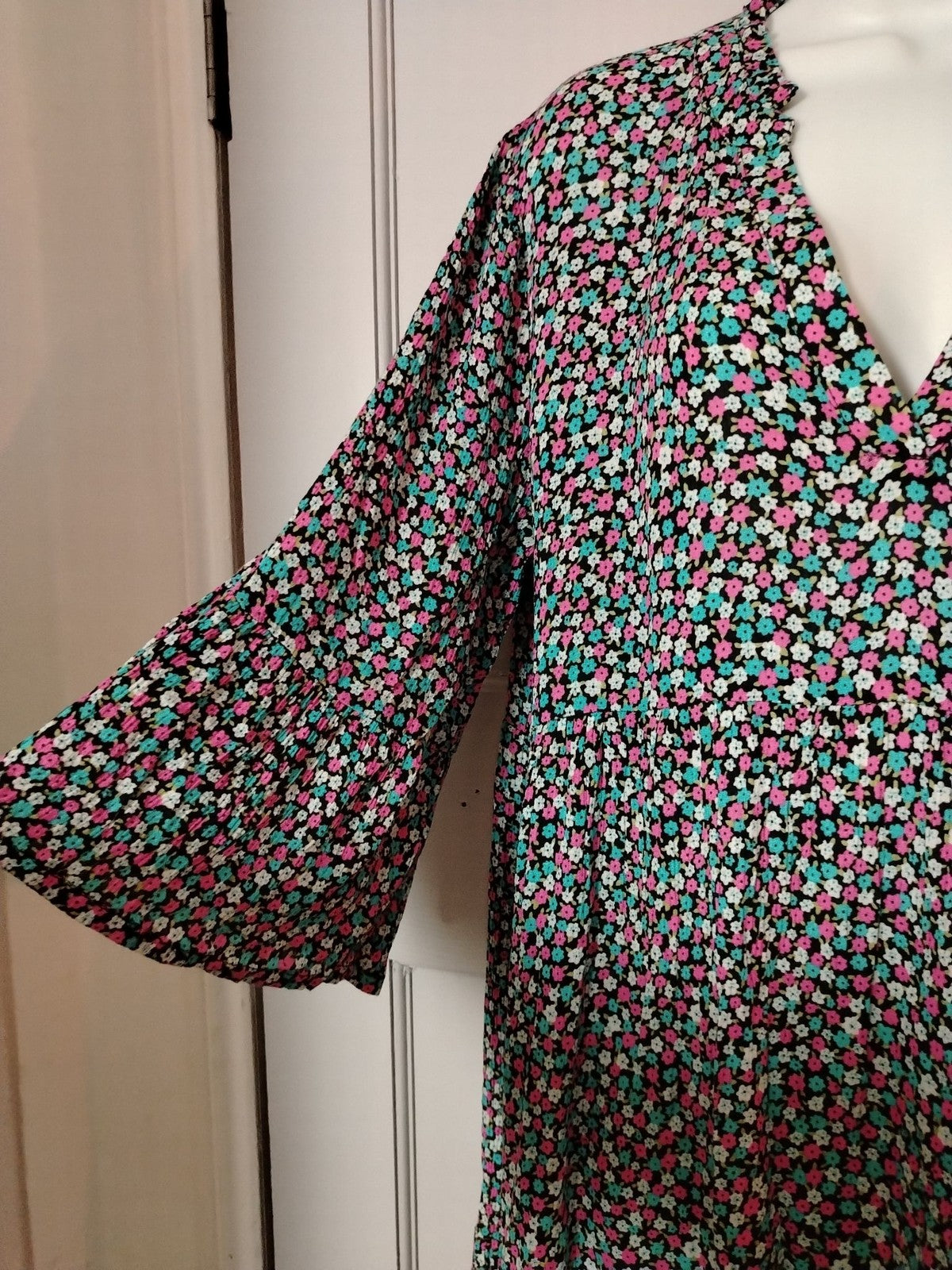KAFFE Dress Womens 42 Floral Tiered V-Neck Bell Sleeve Empire Black Pink Teal