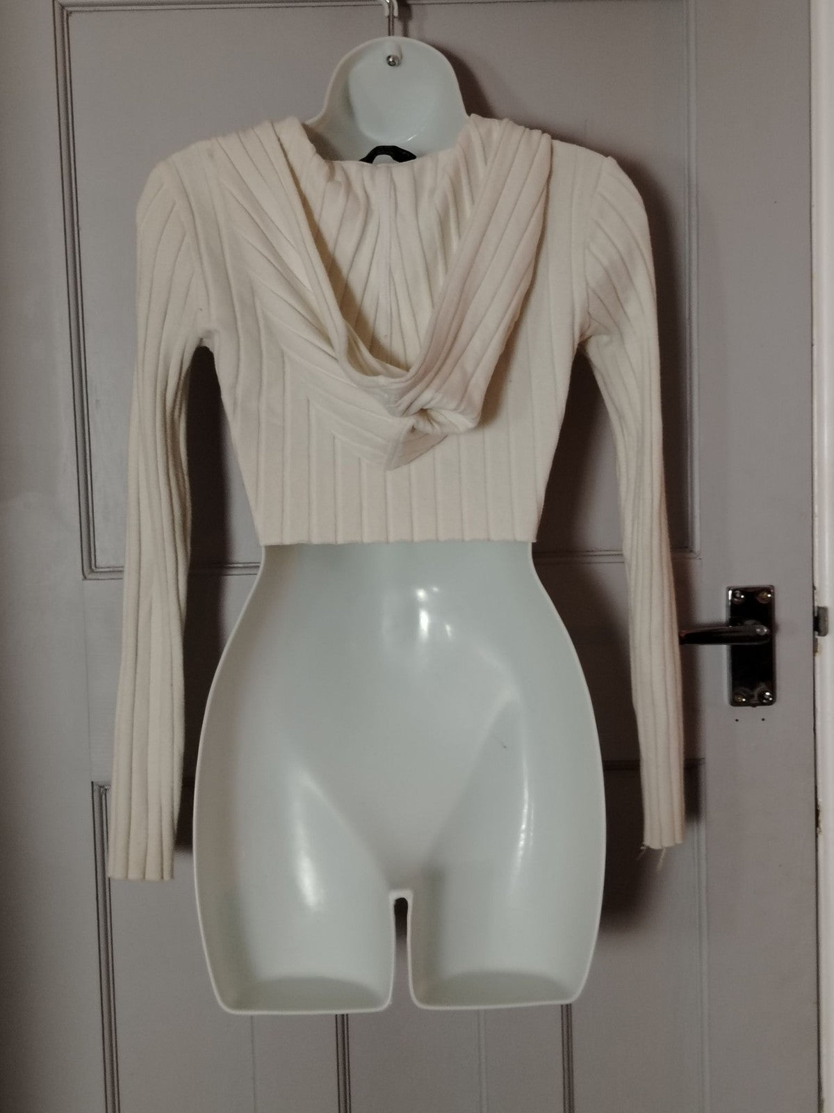 Bershka Cropped Hoodie Womens M Ribbed Zipper Long Sleeve Sweater Cream Knit