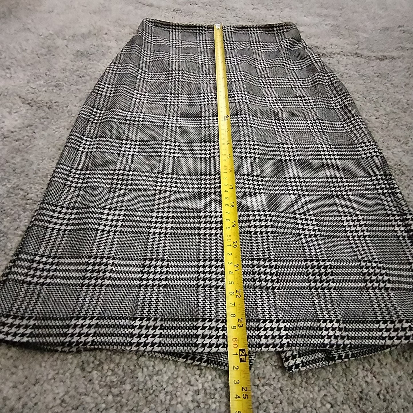 Mango Suit Skirt Womens M Plaid Pencil Knee Length Lined Black White Back Vent