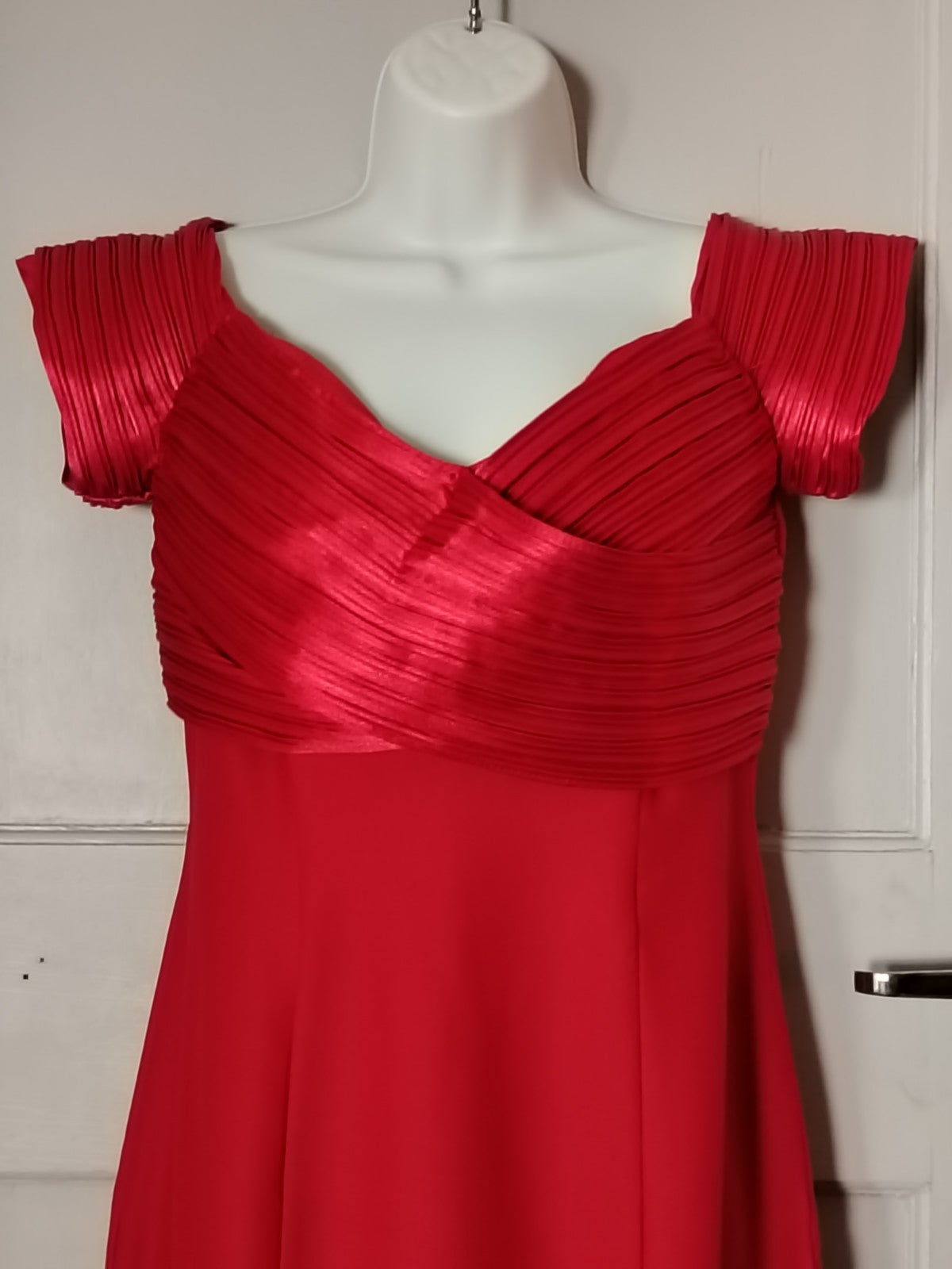 Tania Bryer Red Occasion Dress Pleated V-Neck Midi Est Size UK 10/12
