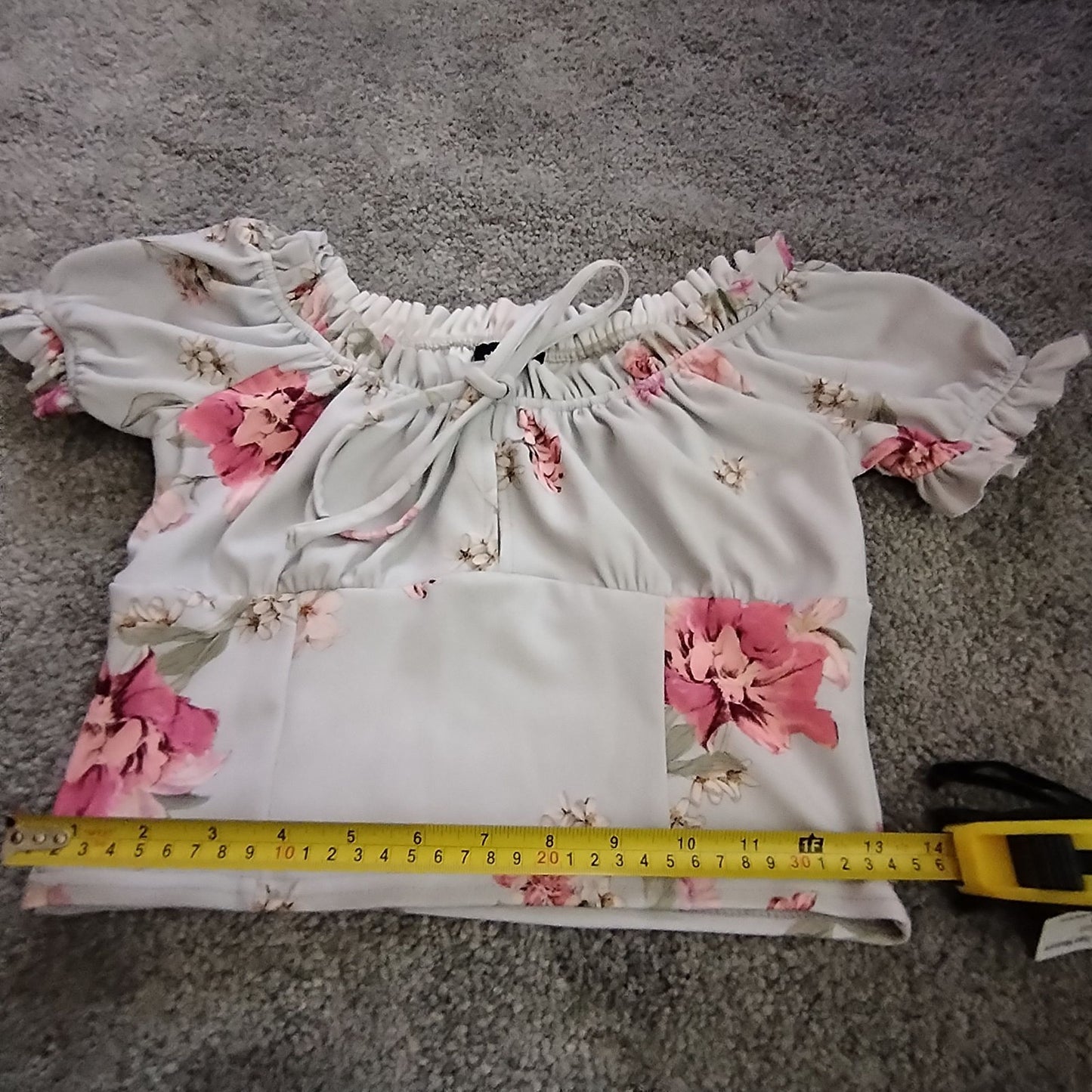 New Look Top Womens UK8 EU36 USA4 Off Shoulder Crop Floral Light Gray Pink