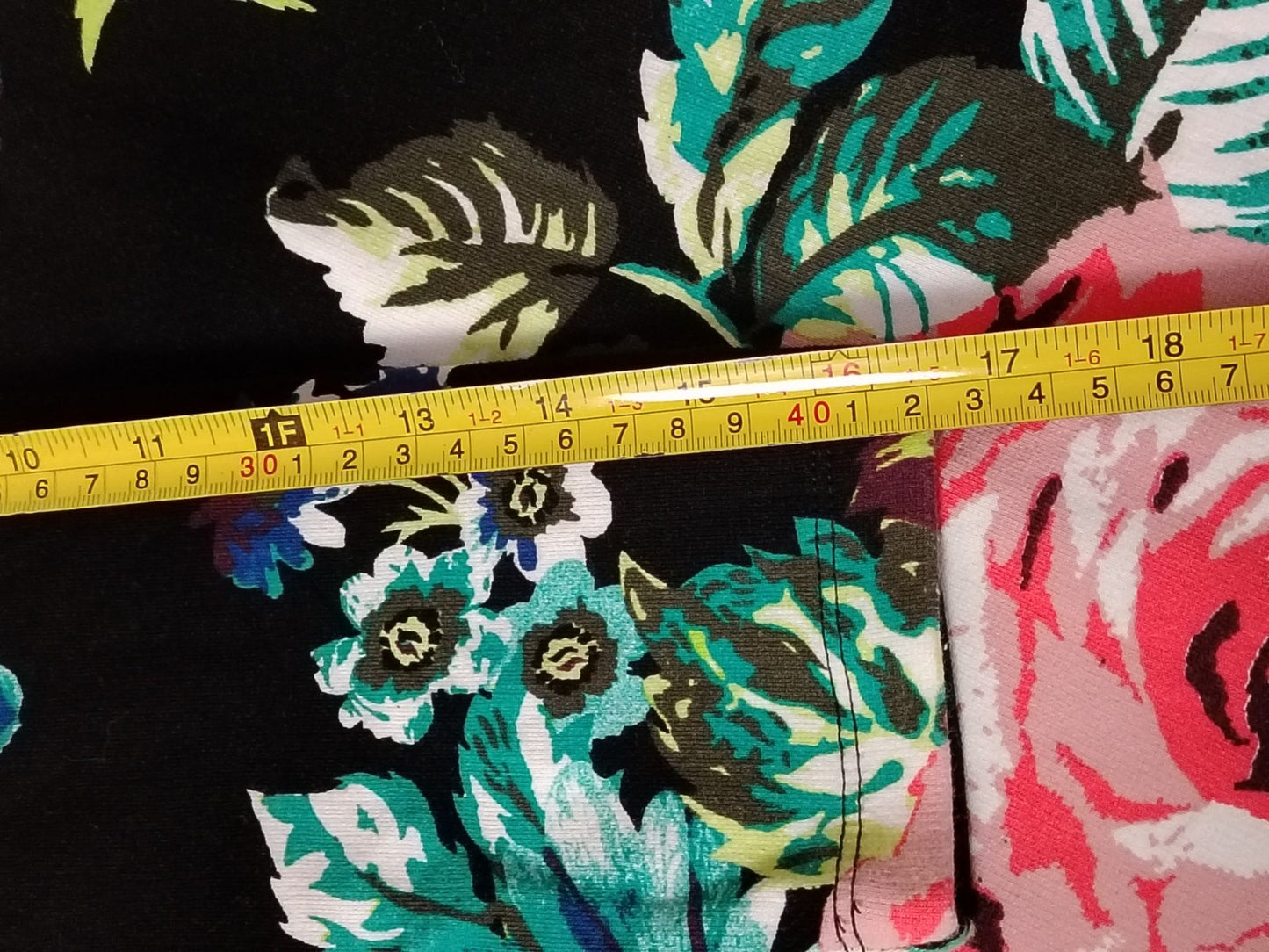 H&M Dress Womens M Black Floral 3/4 Sleeve Fitted Sheath Knee Length Stretch