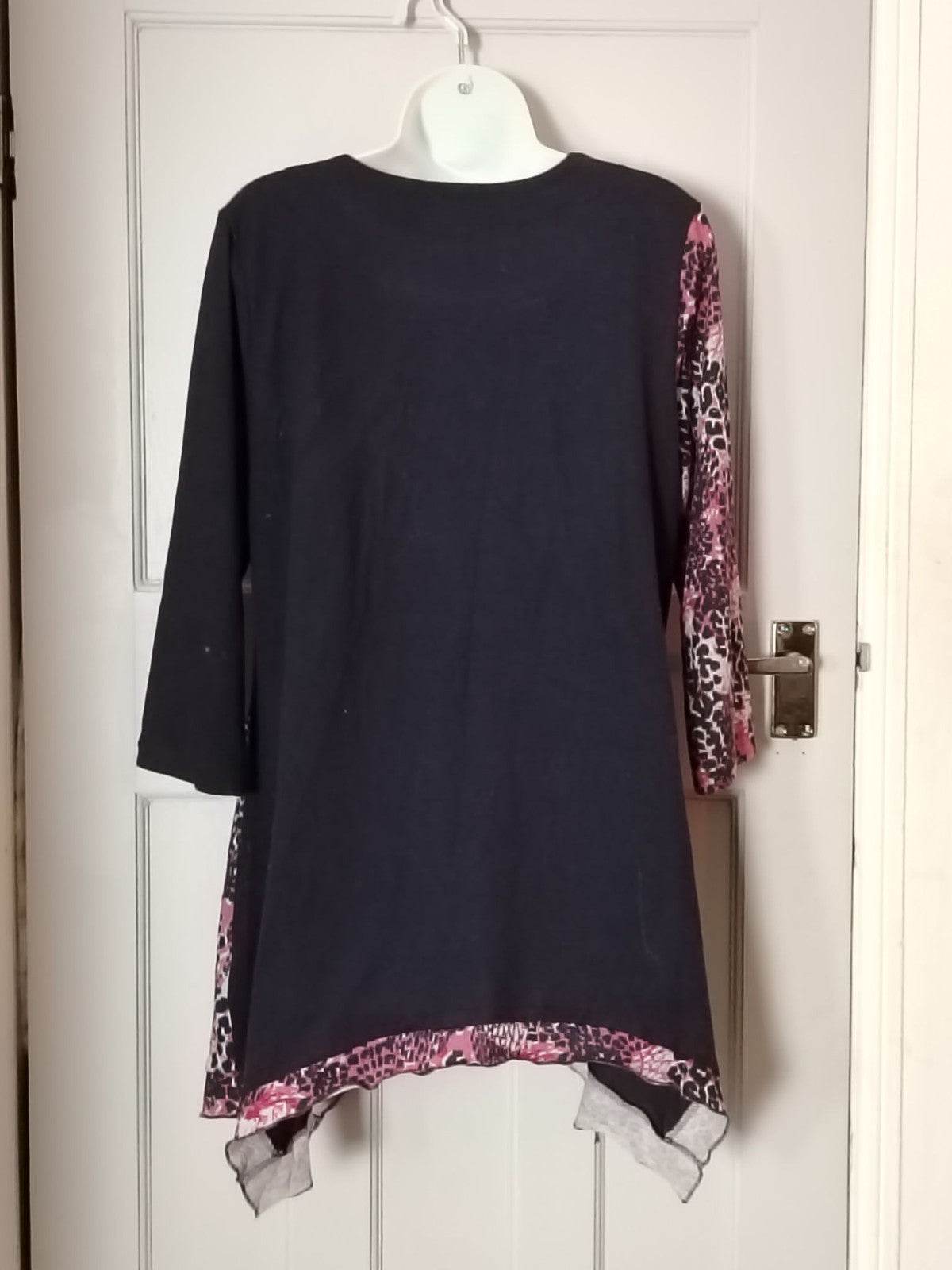 Anna Rose Tunic Womens L Black Pink Animal Print Scarf Studded Asymmetric Hem