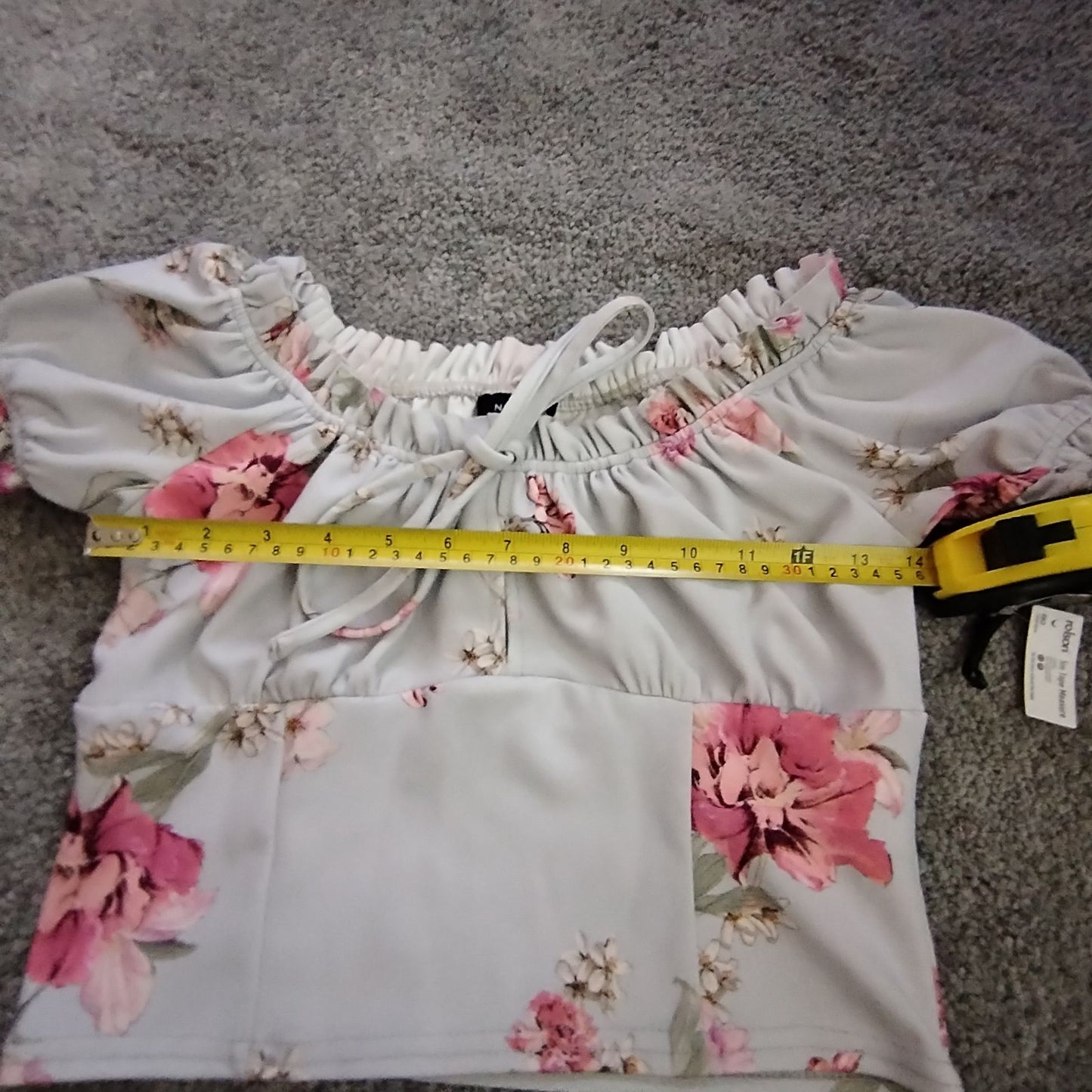 New Look Top Womens UK8 EU36 USA4 Off Shoulder Crop Floral Light Gray Pink