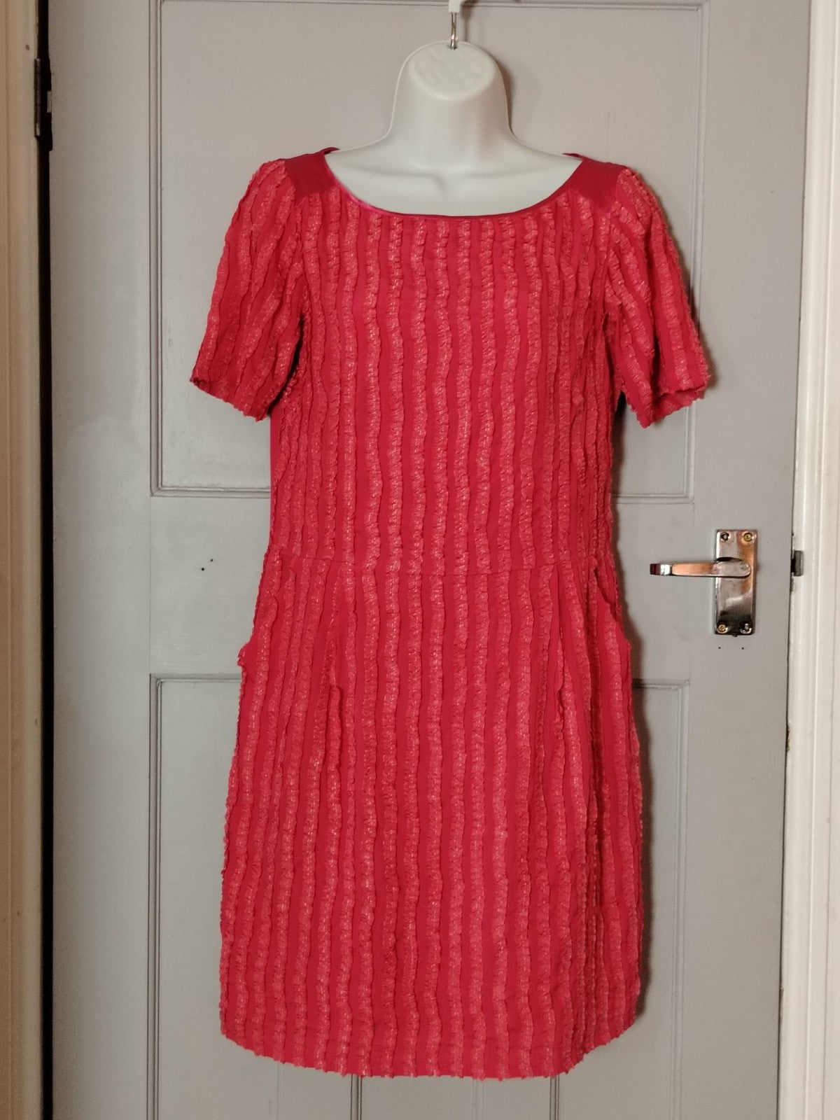 Reiss Dress Womens 6 Pink Textured Ruffle Scoop Neck Short Sleeve Sheath