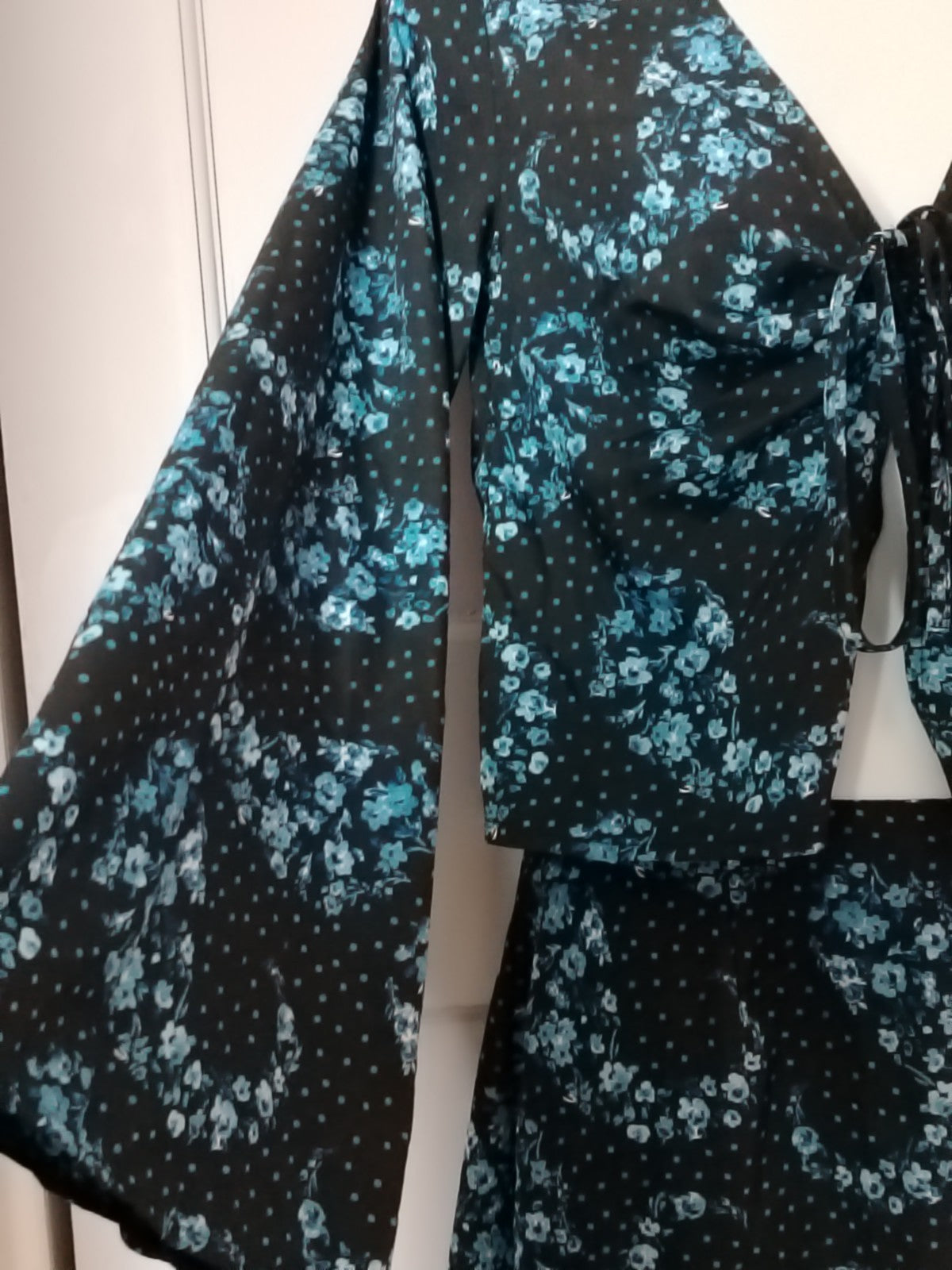 Wednesday's Girl Floral Co-ord Set Size S - Tie Front Bell Sleeve Top & Mini Ski