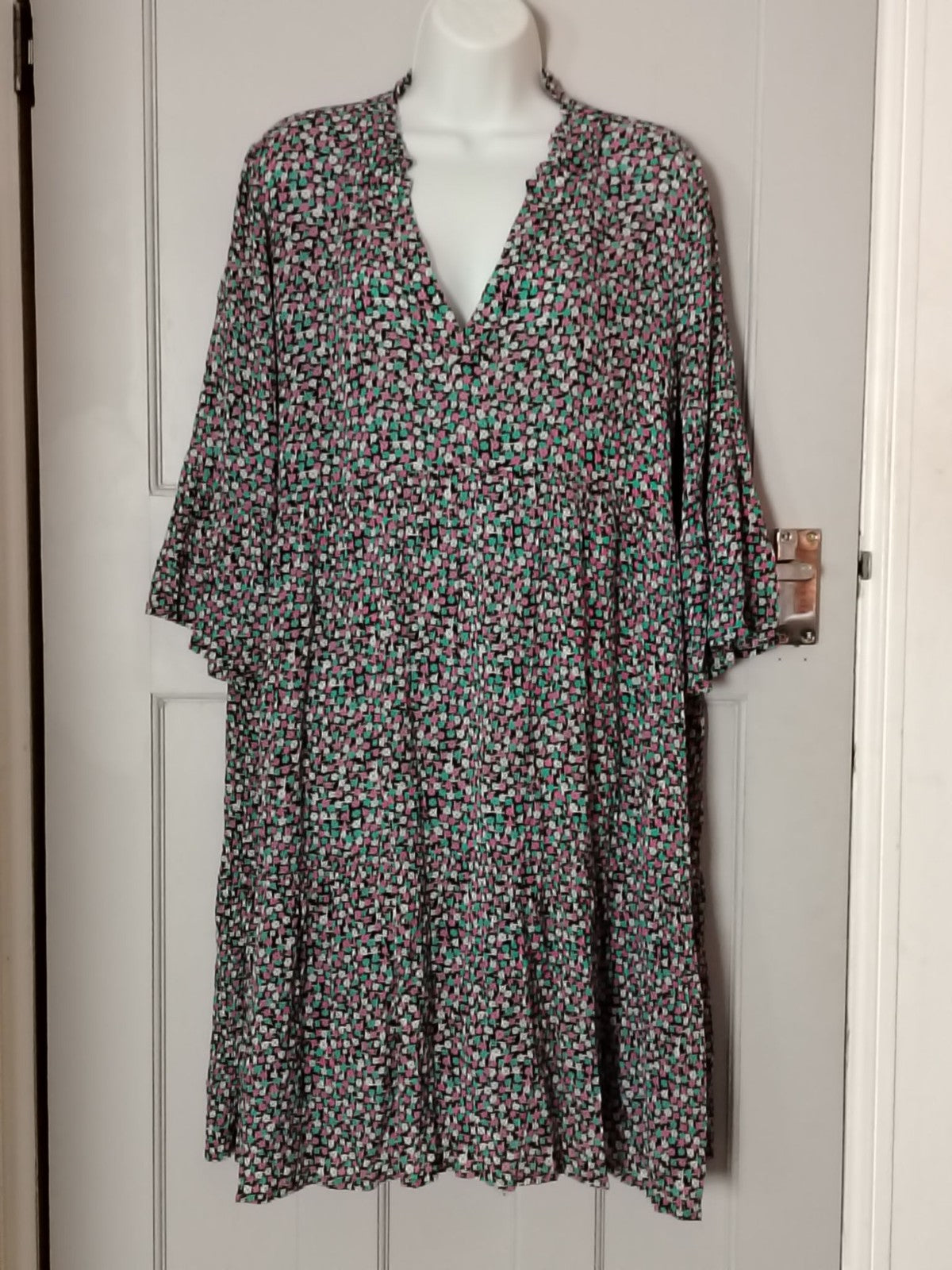 KAFFE Dress Womens 42 Floral Tiered V-Neck Bell Sleeve Empire Black Pink Teal
