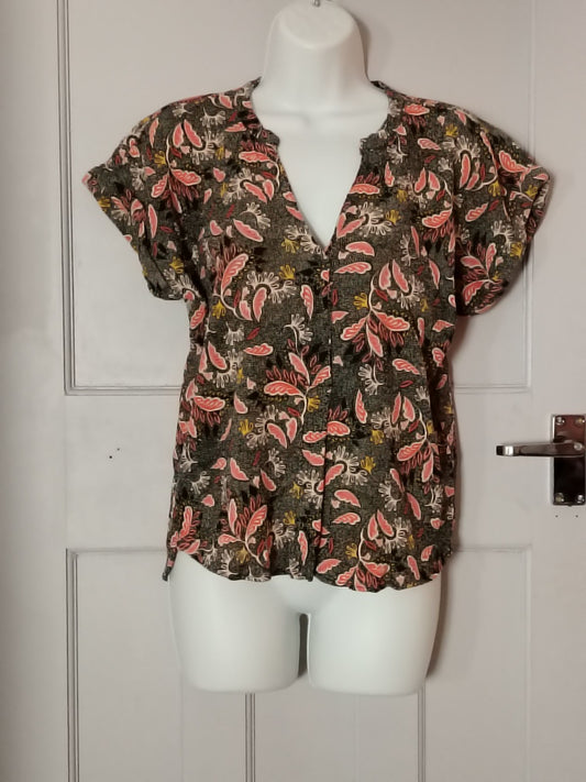H&M Blouse Womens M Black Pink Floral Short Sleeve V-Neck Button Front Top