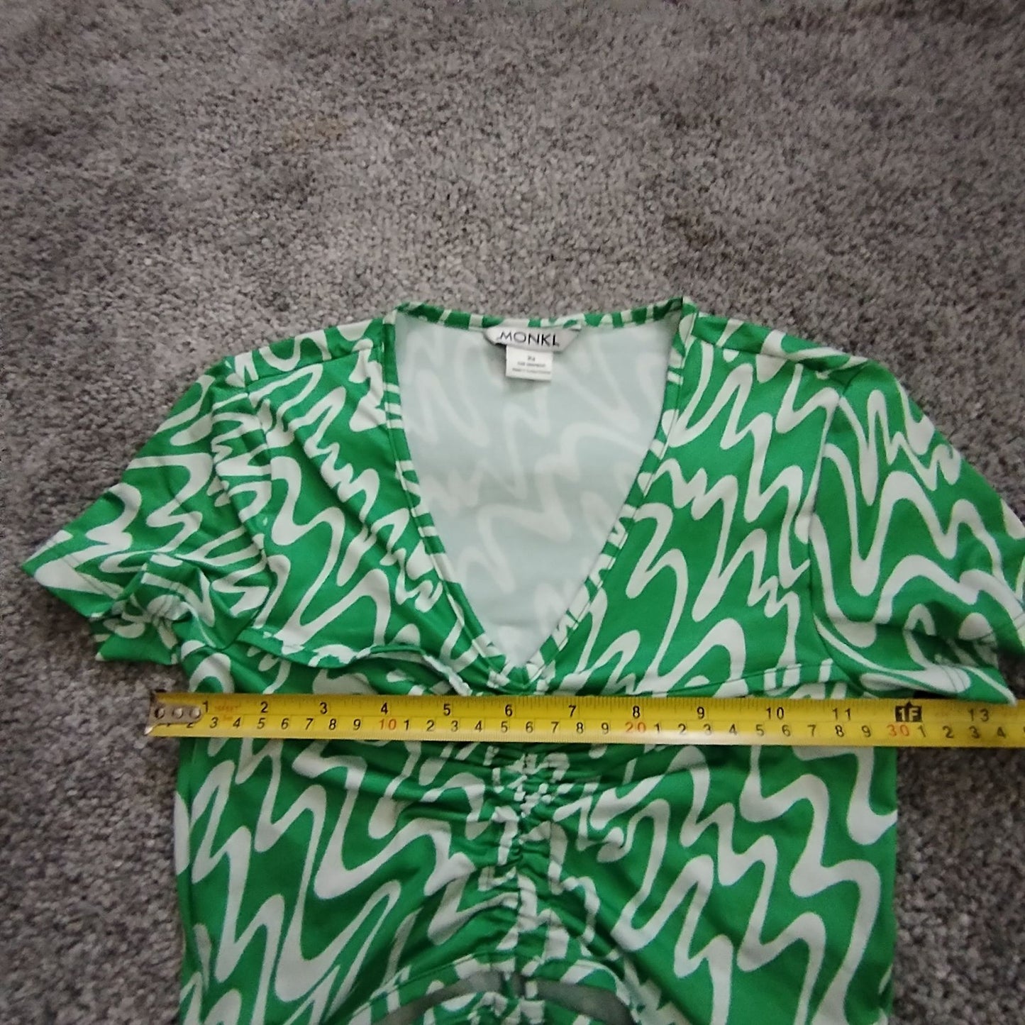 Monki Top Womens XS Green Ruched Drawstring V Neck Short Sleeve Print Stretch