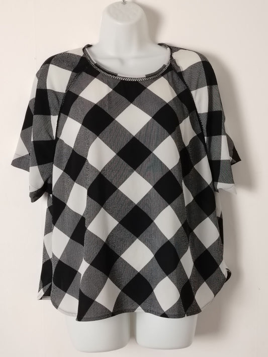 Pre-Loved M&S Blouse Women's UK 16 Petite Black White Check Short Sleeve Keyhole Back