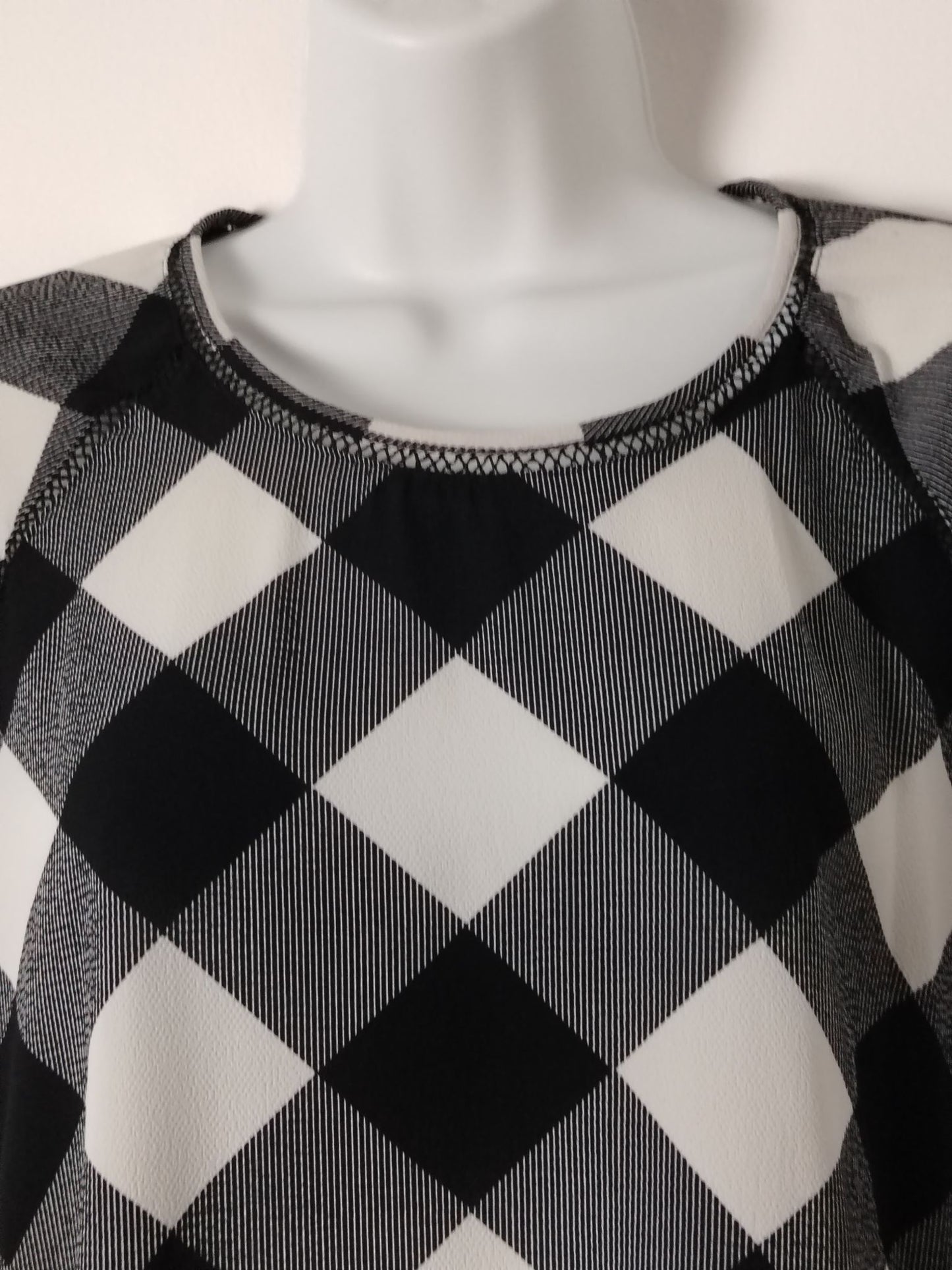 Pre-Loved M&S Blouse Women's UK 16 Petite Black White Check Short Sleeve Keyhole Back
